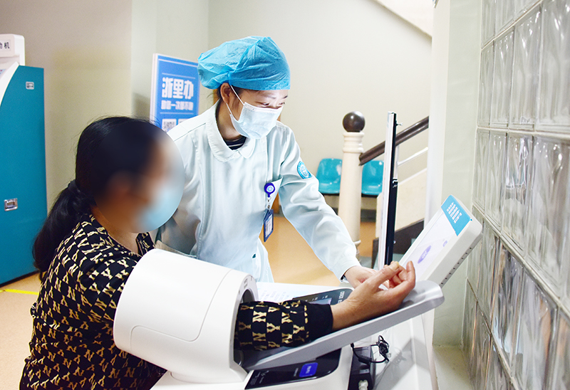 1207 測血壓1.jpg