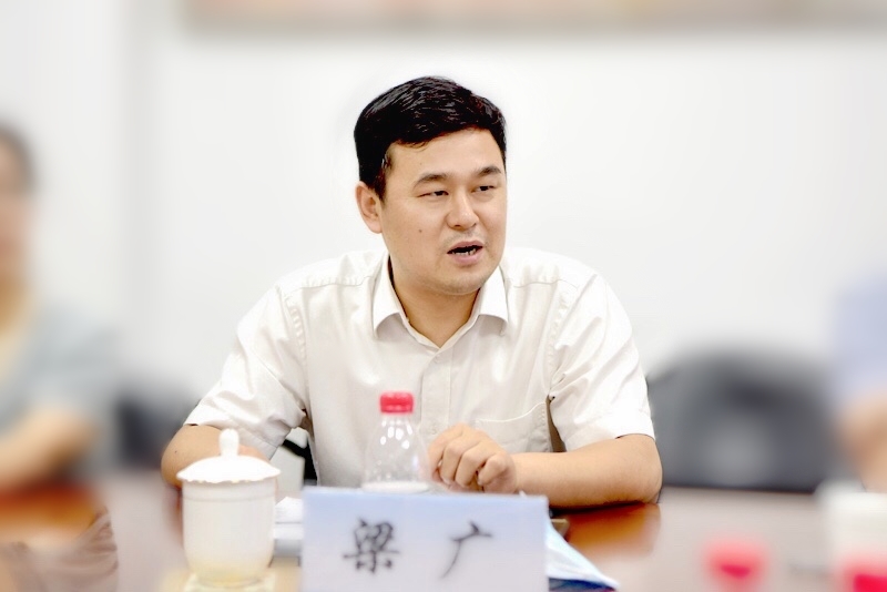 梁廣_副本.jpg