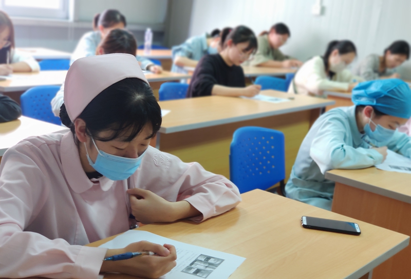 2020新護(hù)士崗前培訓(xùn)13.jpg