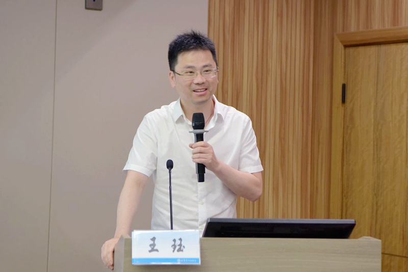王玨.jpg