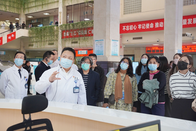 20231129 德隆國(guó)際公共衛(wèi)生論壇專家團(tuán)03.jpg
