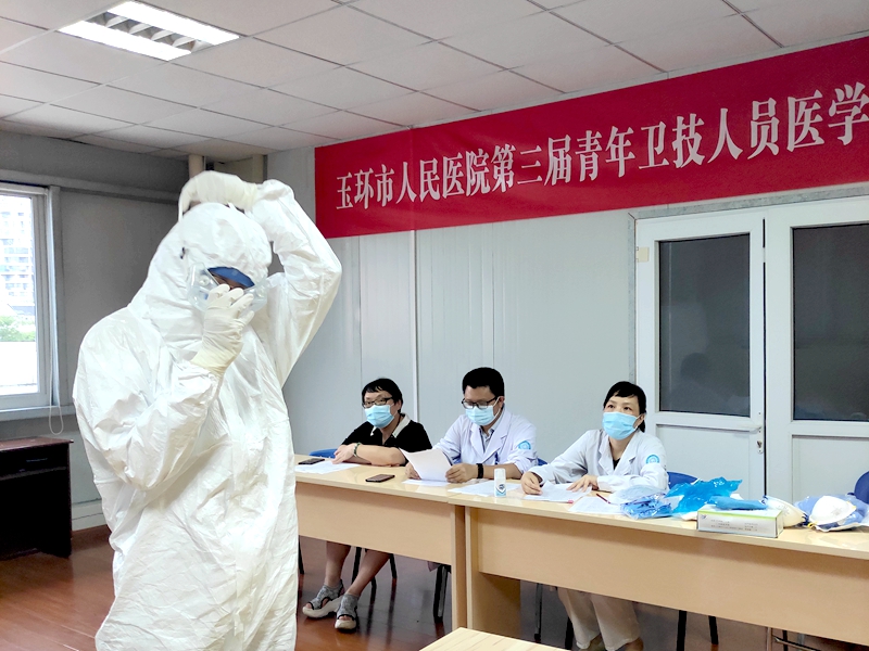 穿拖隔離衣.jpg
